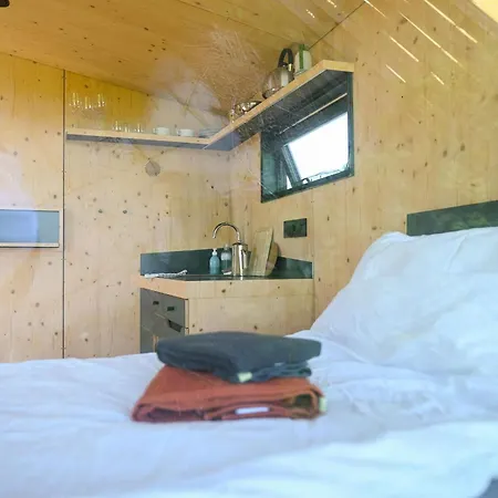 Sleep Space 23 - Green Tiny Spot Schillig Сasa de vacaciones *